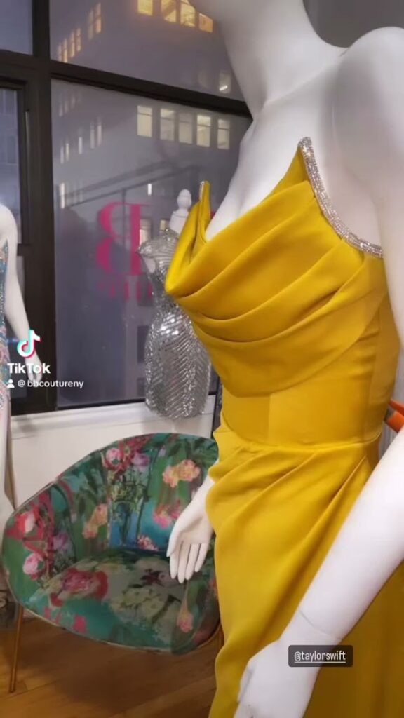 Tienda de ropa de mujer B&B Couture cerca de mi