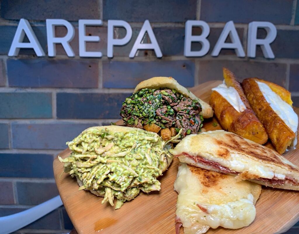 Restaurante latinoamericano COSTAS - AREPA BAR cerca de mi