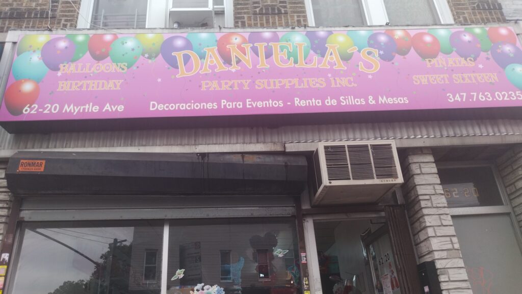 Tienda de artículos de fiesta Daniela's party supplies inc cerca de mi