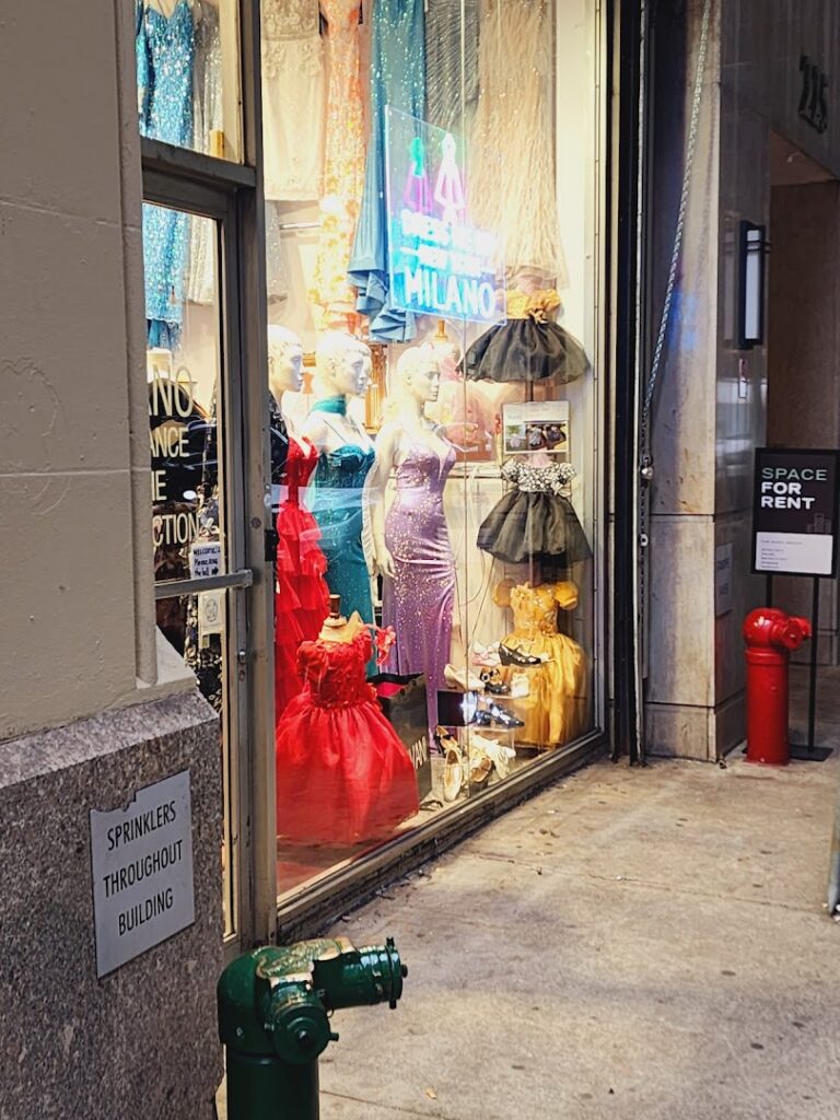 Tienda de ropa de mujer Dress Me Up New York cerca de mi