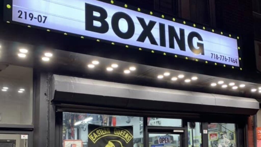 Escuela de boxeo Eastern Queens Boxing Club cerca de mi