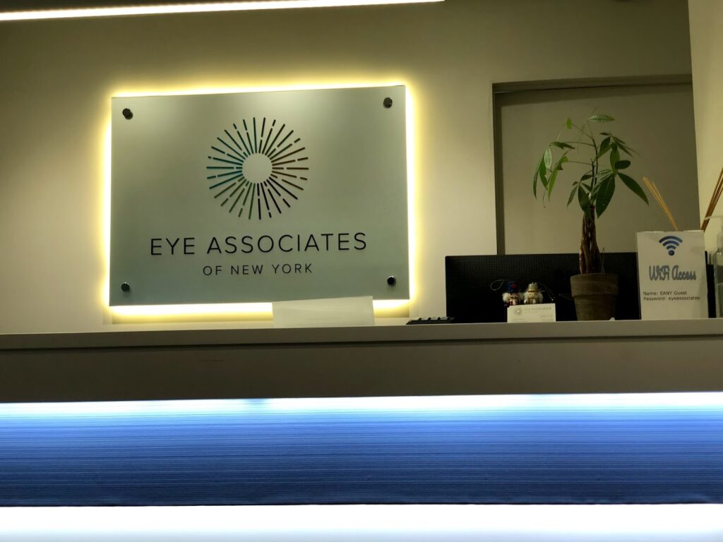 Optometrista Eye Associates of New York cerca de mi