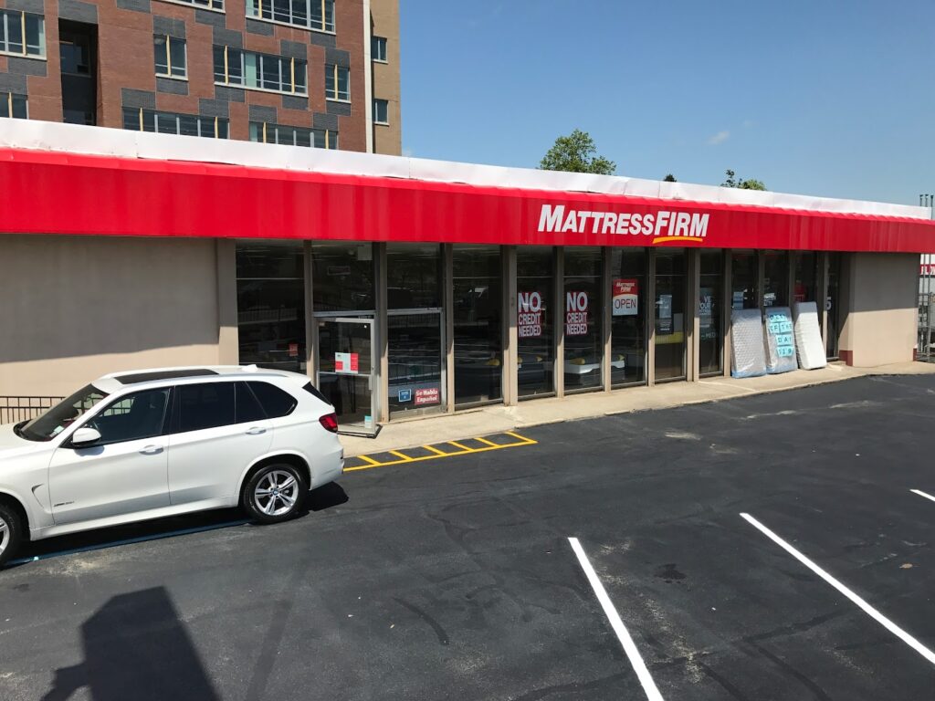 Colchonería Mattress Firm Clearance Center Bruckner Blvd cerca de mi