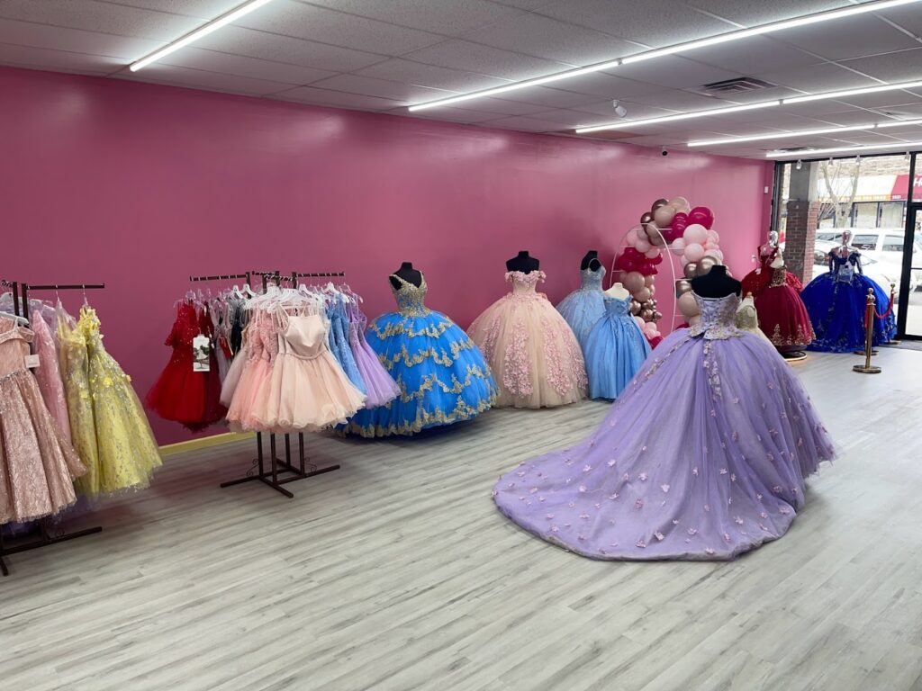 Tienda de ropa Quince Dresses NYC | Vestidos de Quinceaneras cerca de mi