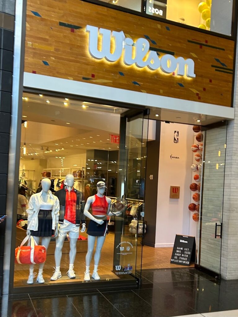 Tienda de deportes Wilson Columbus Circle cerca de mi