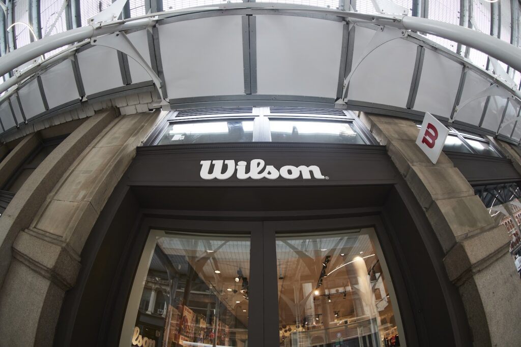 Tienda de deportes Wilson Flagship Store cerca de mi