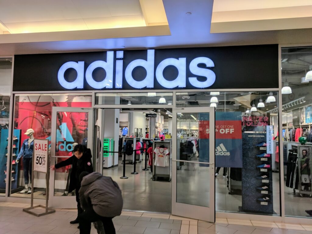 Tienda de ropa de deportes adidas Outlet Store New York cerca de mi