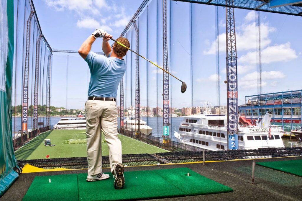 Golf driving range Chelsea Piers Golf Club near me