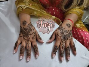 Mehndi designer Henna by Fazi near me