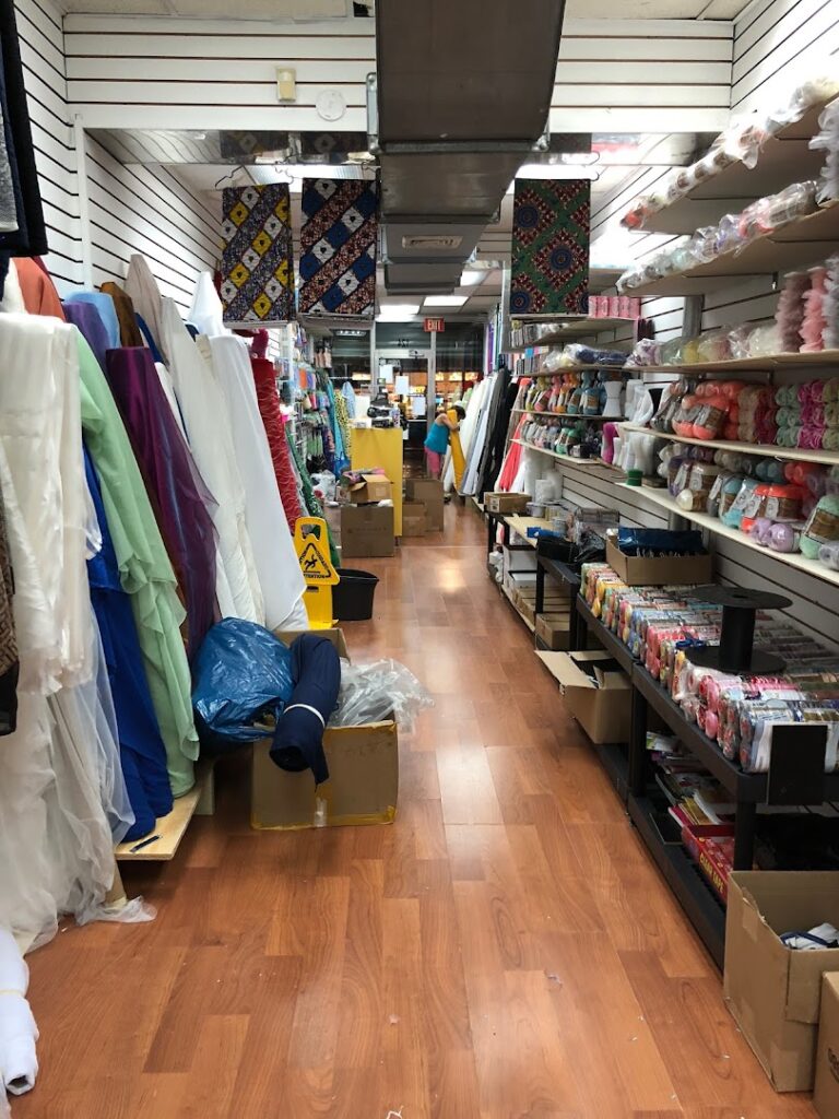 Fabric store Luna Fabrics near me