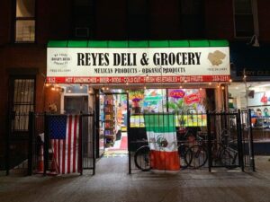 Mexican grocery store Reyes Deli & Grocery near me