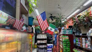 Mexican grocery store Reyes Deli & Grocery near me