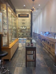 Body piercing shop TRUE EXPRESSION - Fine Piercing Studio near me