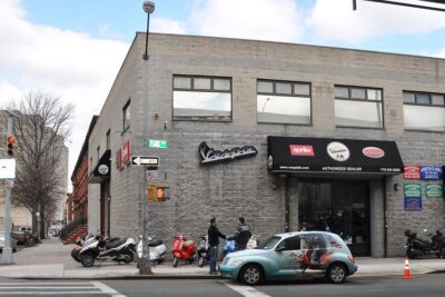 Motor scooter dealer Vespa Brooklyn near me